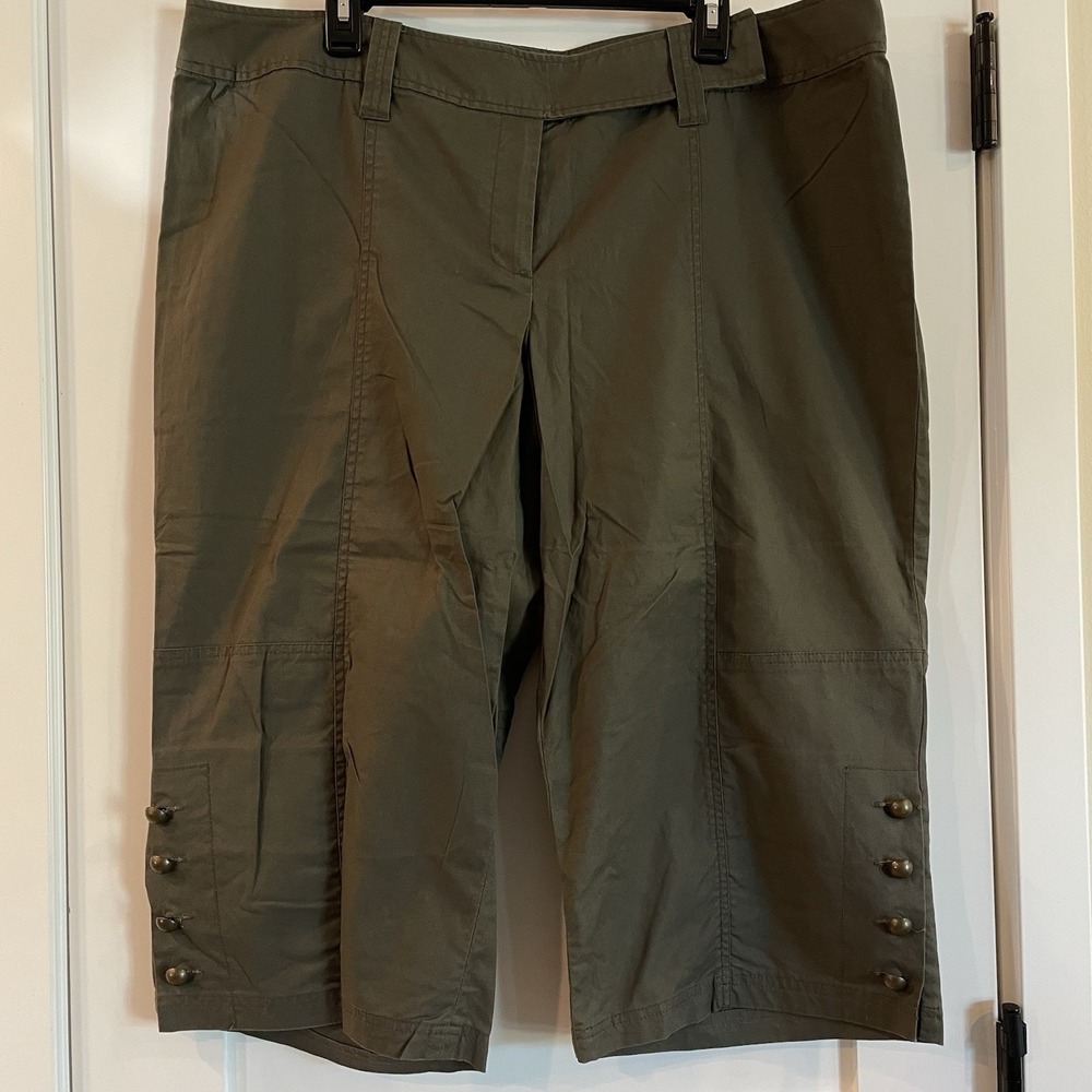 DALIA Capri Cropped‎ Pants Olive Green 20X Studded Business Casual Professional